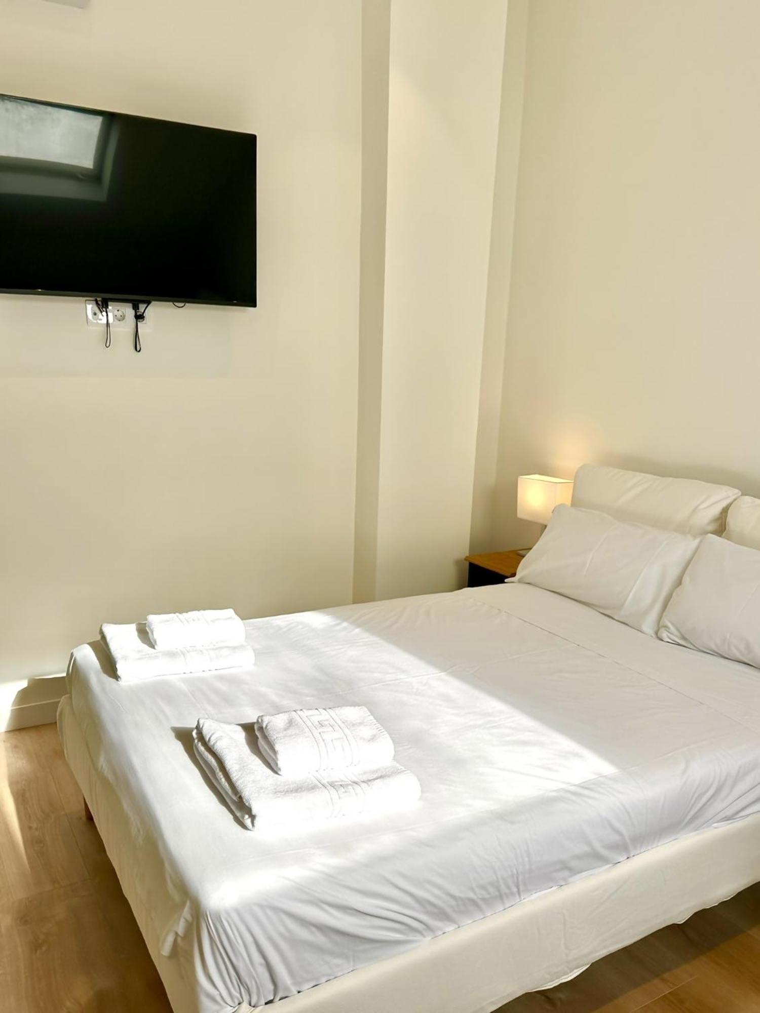 Apartamentos Noviembre Madrid Dış mekan fotoğraf